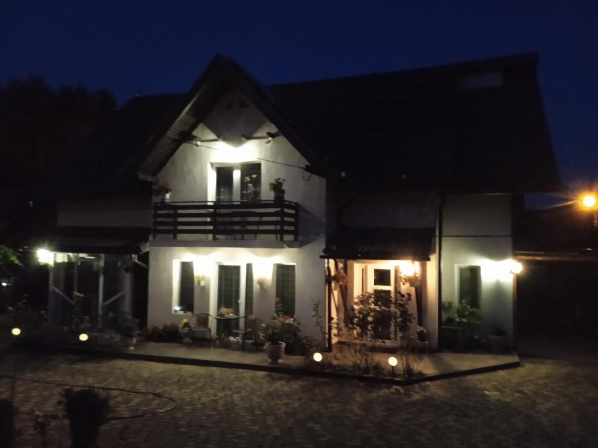 Apartmán Edelweiss Ilinca Zărneşti Exteriér fotografie